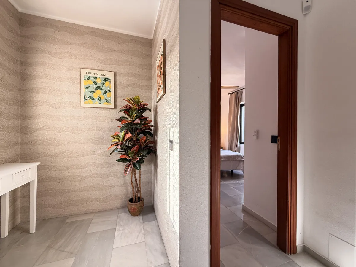 af5380ab-6019-40b7-8354-10403768d460