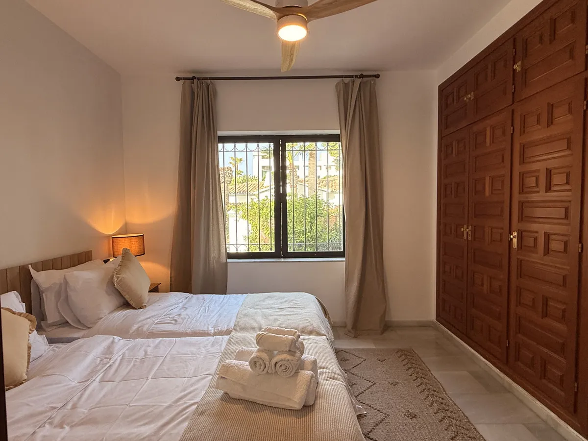 e19760a8-bad3-4565-b476-d991915e48b9