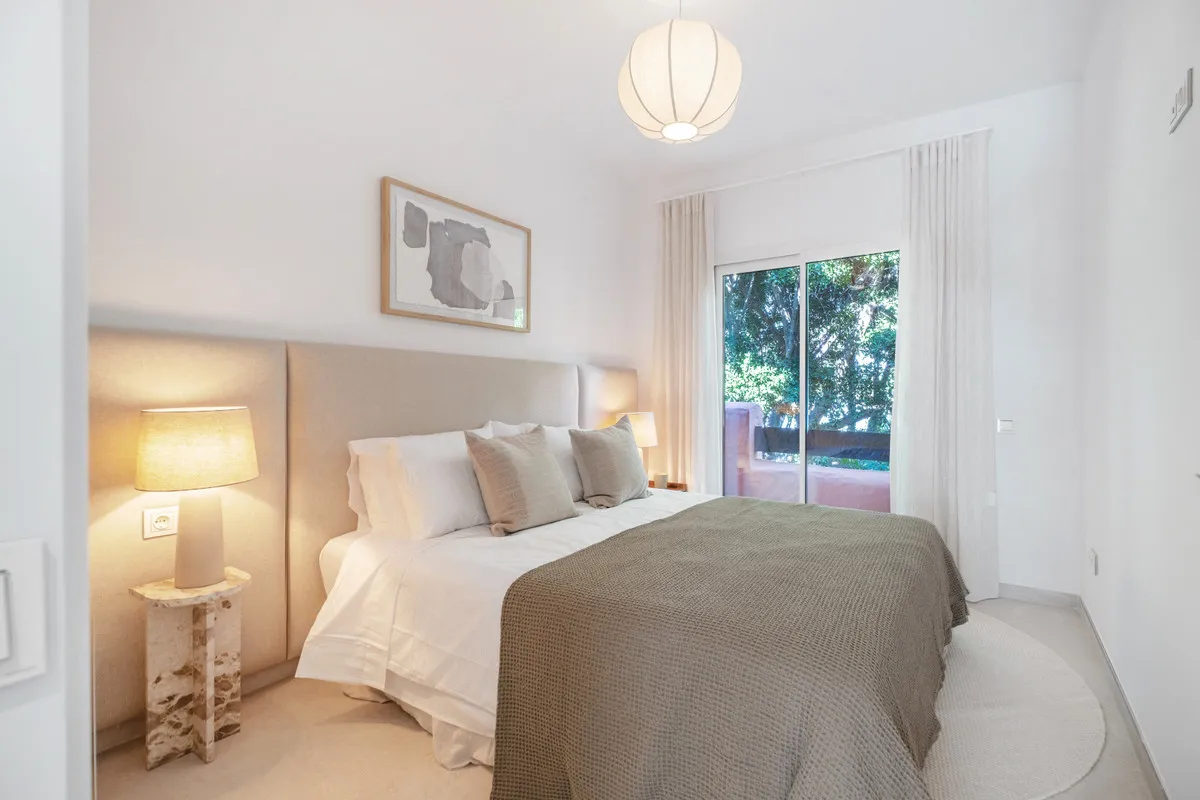 33e997d4-2a57-46a0-b749-d2748a283c41