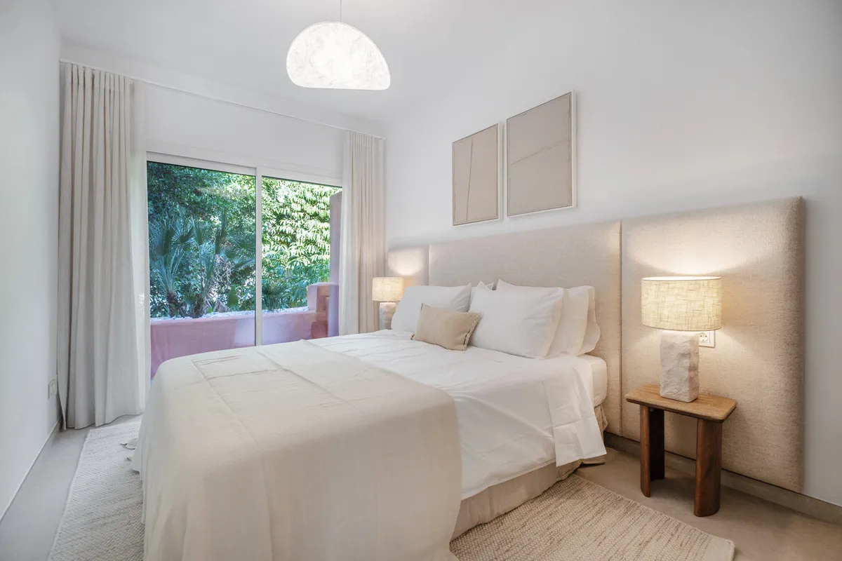 35dcb339-3685-4a33-93c2-a289771f46f2