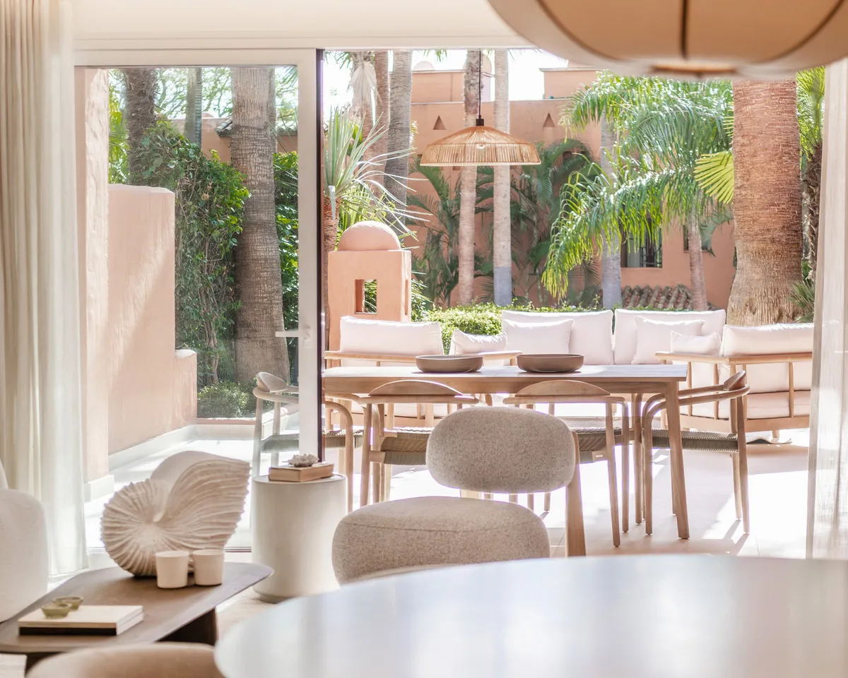 61ae63f1-4624-4b96-b60a-994de5e2a75f