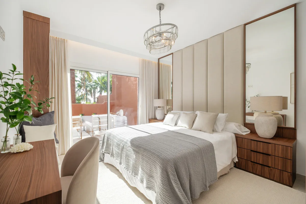 62c5305d-d857-43d2-8a7e-63bd861412c2