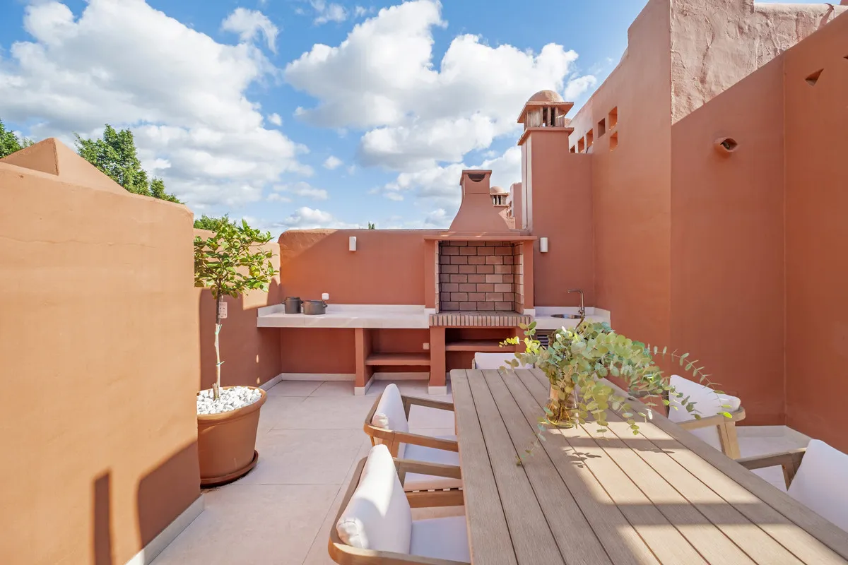 a0806b65-fd84-418d-ba47-6d9e716b9e4d