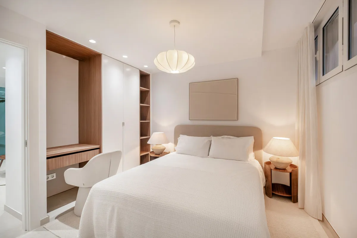 b60c2e5e-0175-436b-a6fe-08a483016415