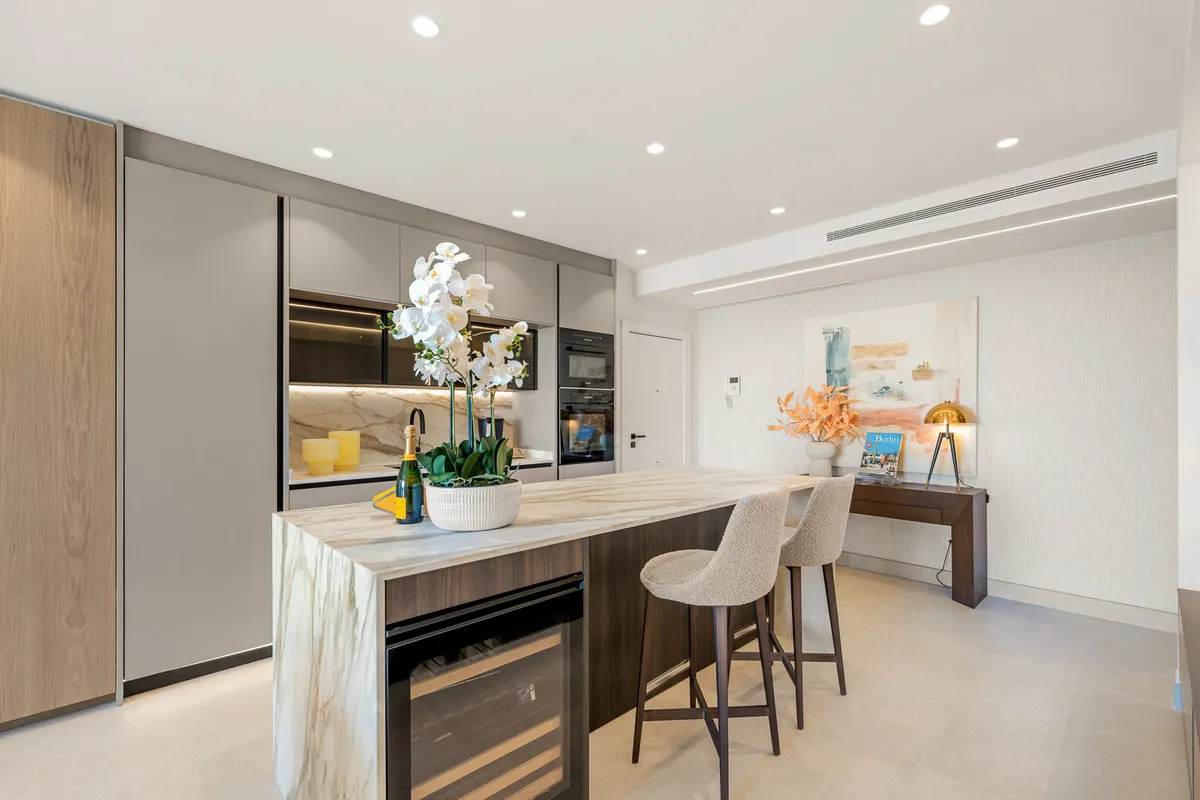 1b3a36ad-ffb8-4253-87a8-bc3fe4418127