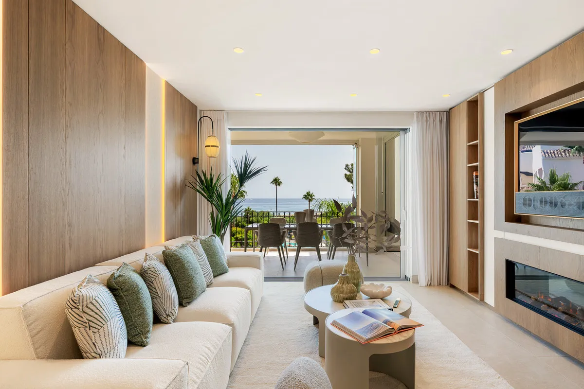 Bahía del Velerín Luxury Beachfront Apartment