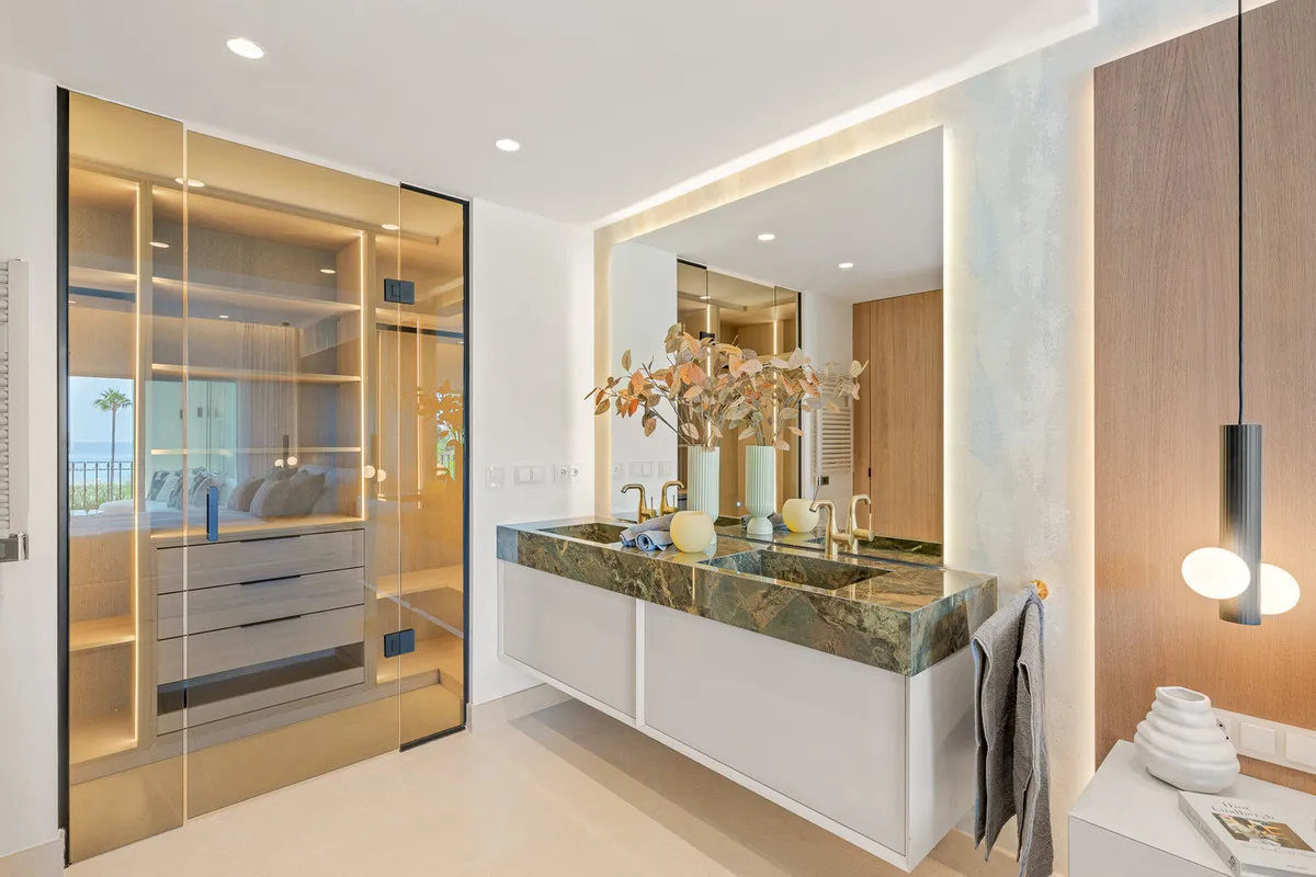 e4e4e210-3fe1-4145-a5a0-d79892501029