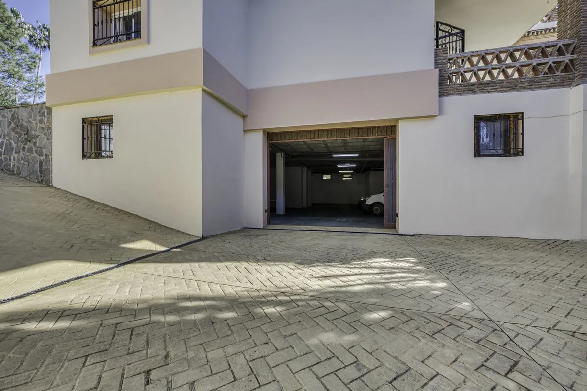 392114d9-a5bf-4149-9301-b92d1e0adb66