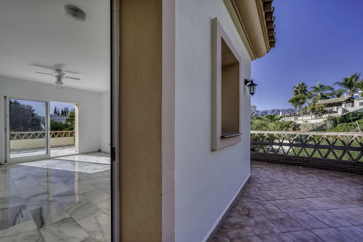 5fc1b053-934a-428f-b771-0a109a7dfdba