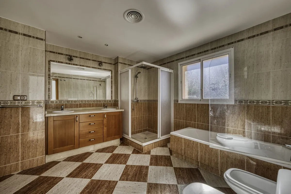 6d4b0e6e-9dd9-4c6e-b8cb-18be7b81841d