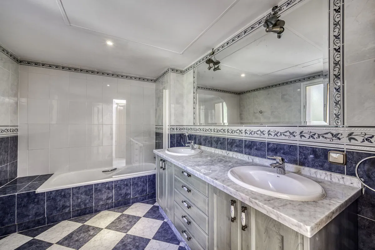 aaadc9ec-2fcc-4273-8aa4-a44bcd61b4dd