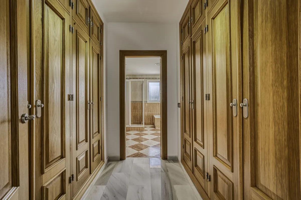 bee3fd74-c149-47d3-8737-0333dca4a3fe