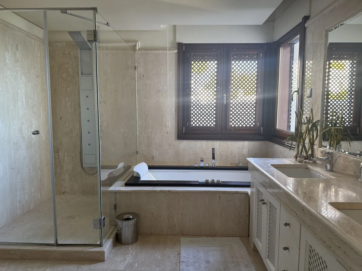 17de03d1-34a1-495f-bb1b-2d9f90cda97d