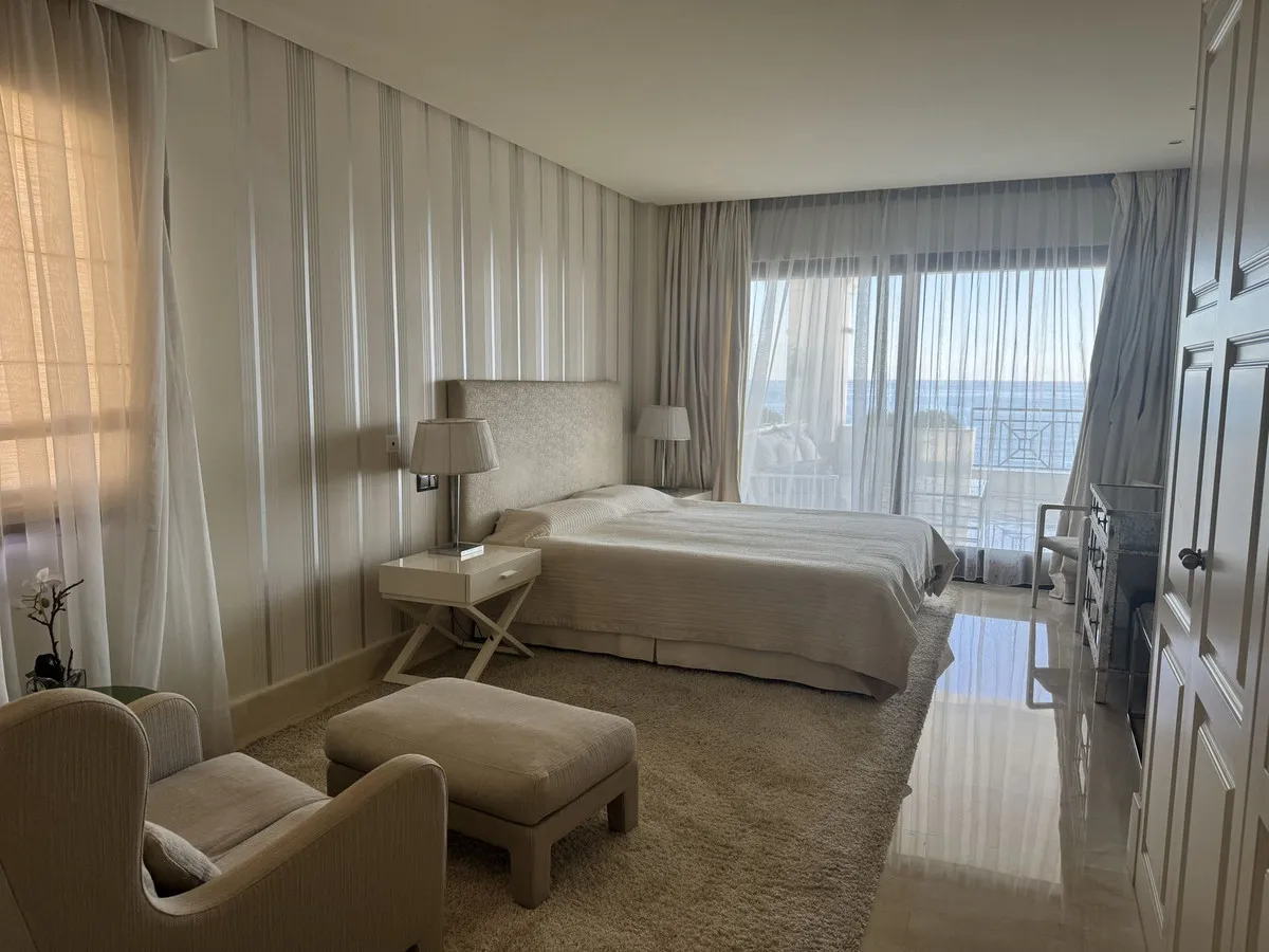 b1599204-e2f6-4143-b649-25cd3eb80588