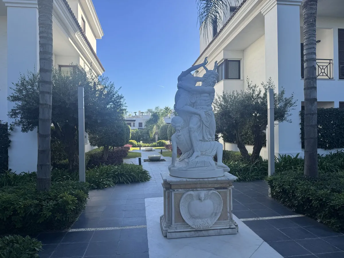 b6c86ec6-8f5c-4d11-96c3-c8a1d9e04aa2