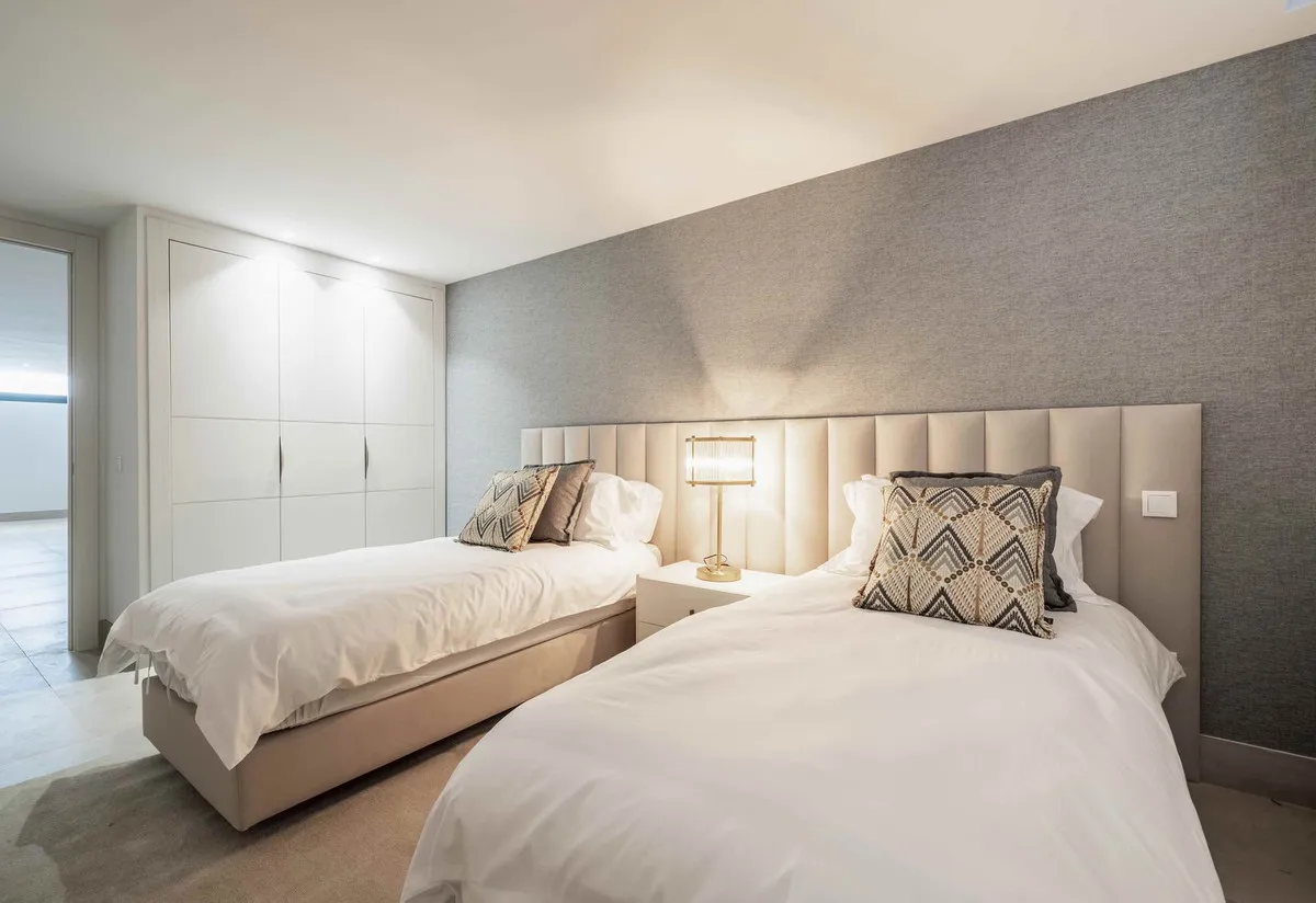 66838a30-fe8d-48fb-9a63-4b2e919a3b8a