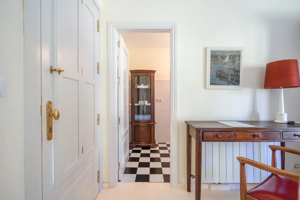 ec641b0c-b89a-4cac-b56e-e011a55bb743