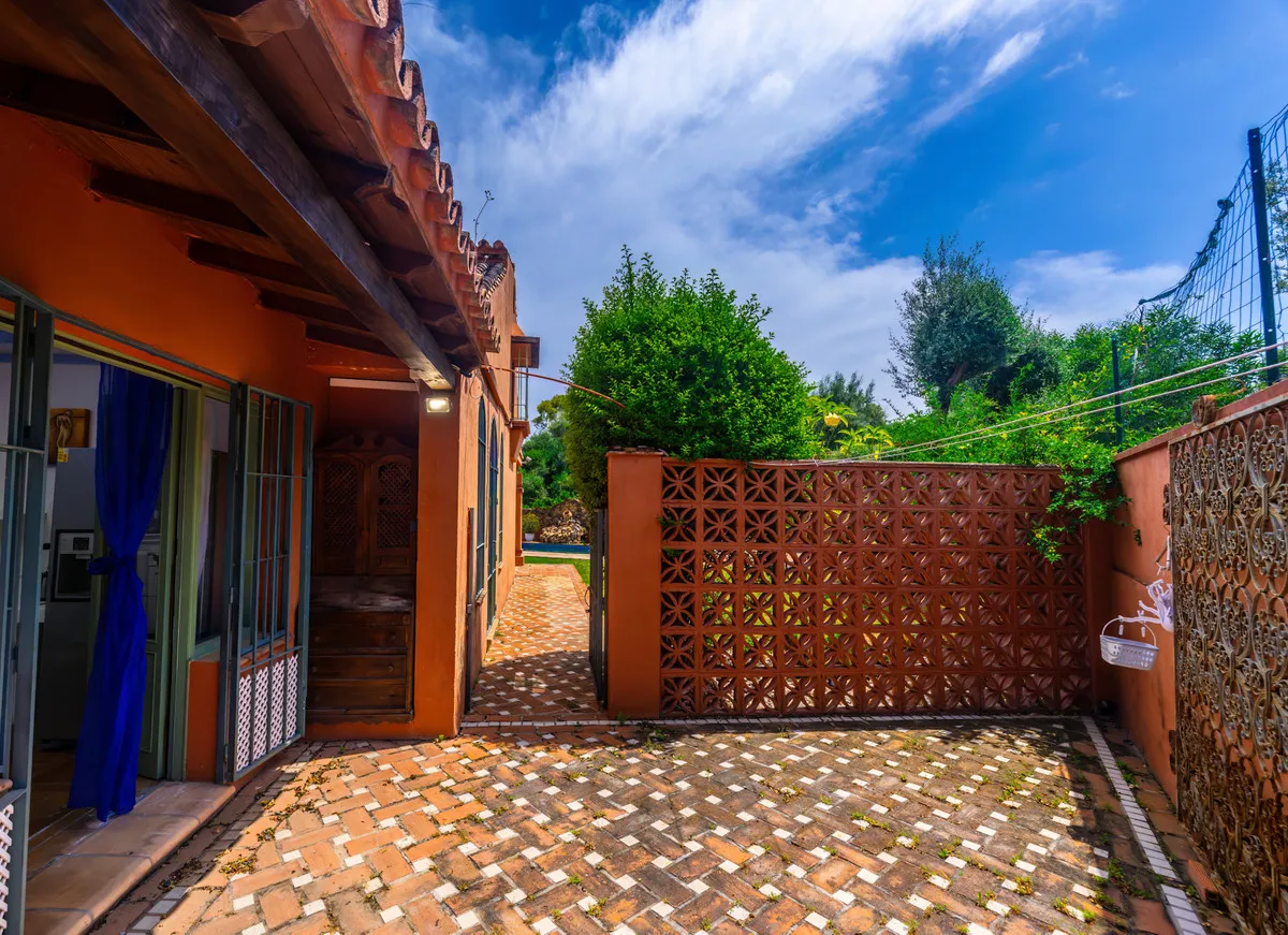 0dfa0438-a5e7-447e-9ccc-4316cab0ec99