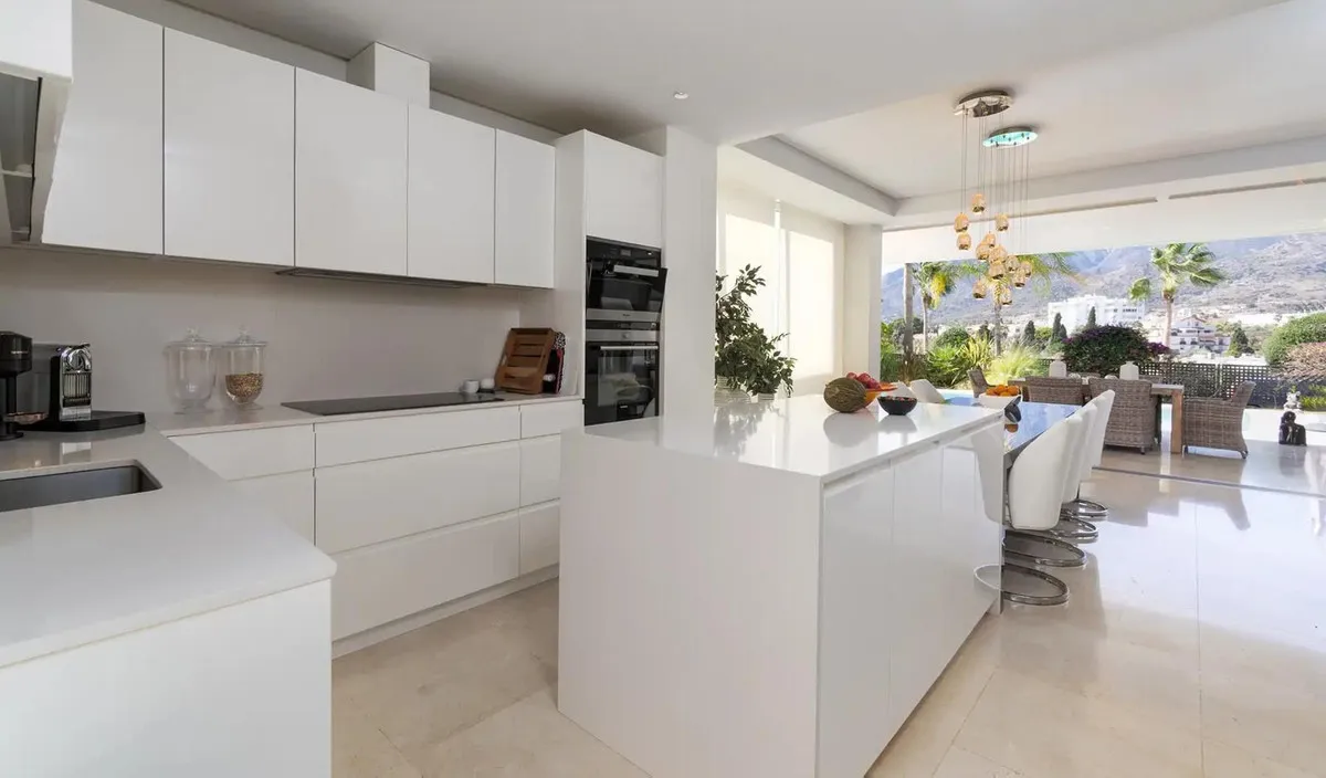 Elegant Villa in Prestigious Río Real