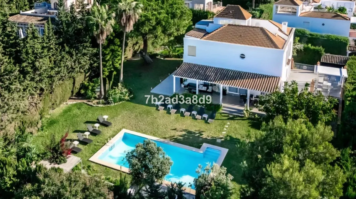 Tranquil Elegance Villa in Las Brisas, Marbella