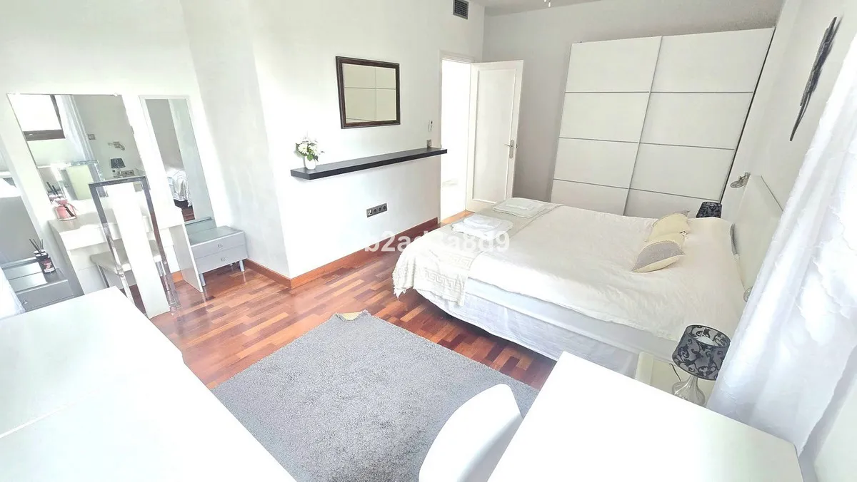 56da9359-1cd2-4e4f-b63e-b3ade0476664