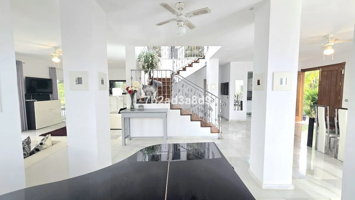 6f8345ff-e519-41a6-9b7a-a6fbce610271