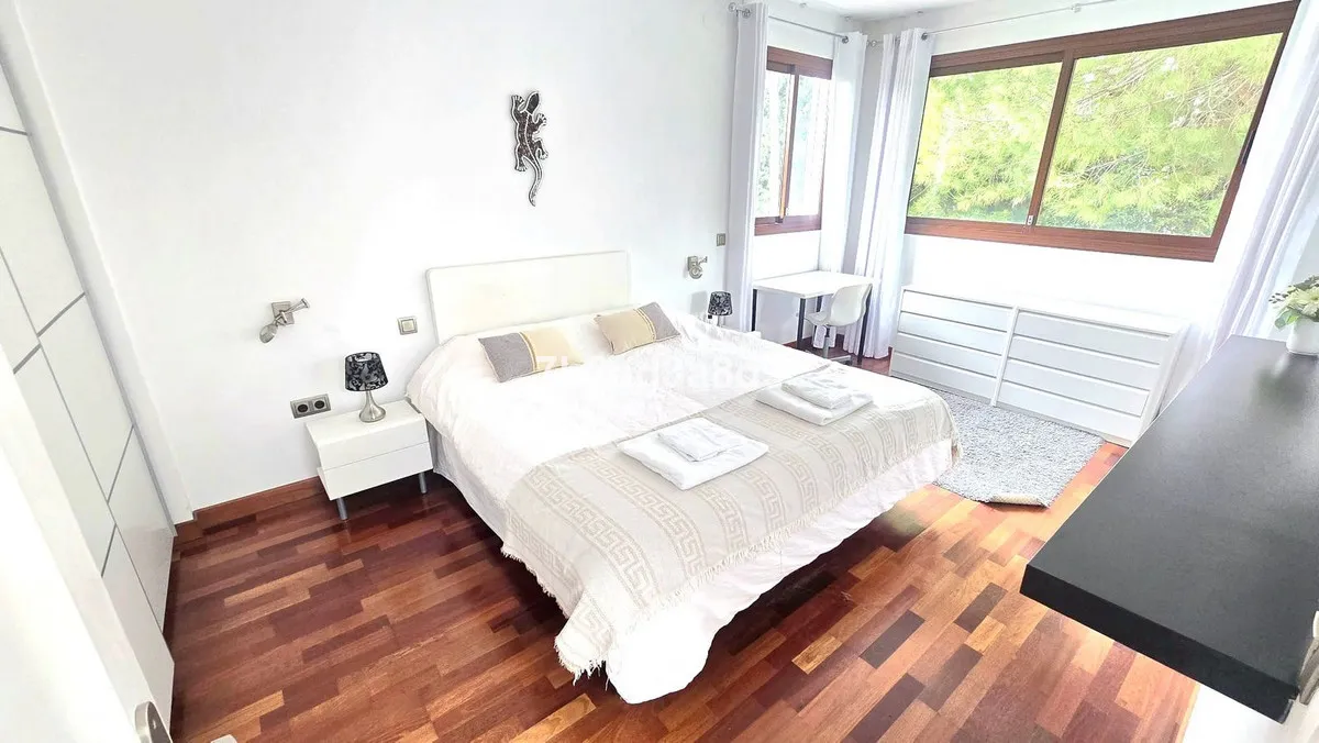 f8656fd9-3bcf-44c3-980e-e10497f1f484