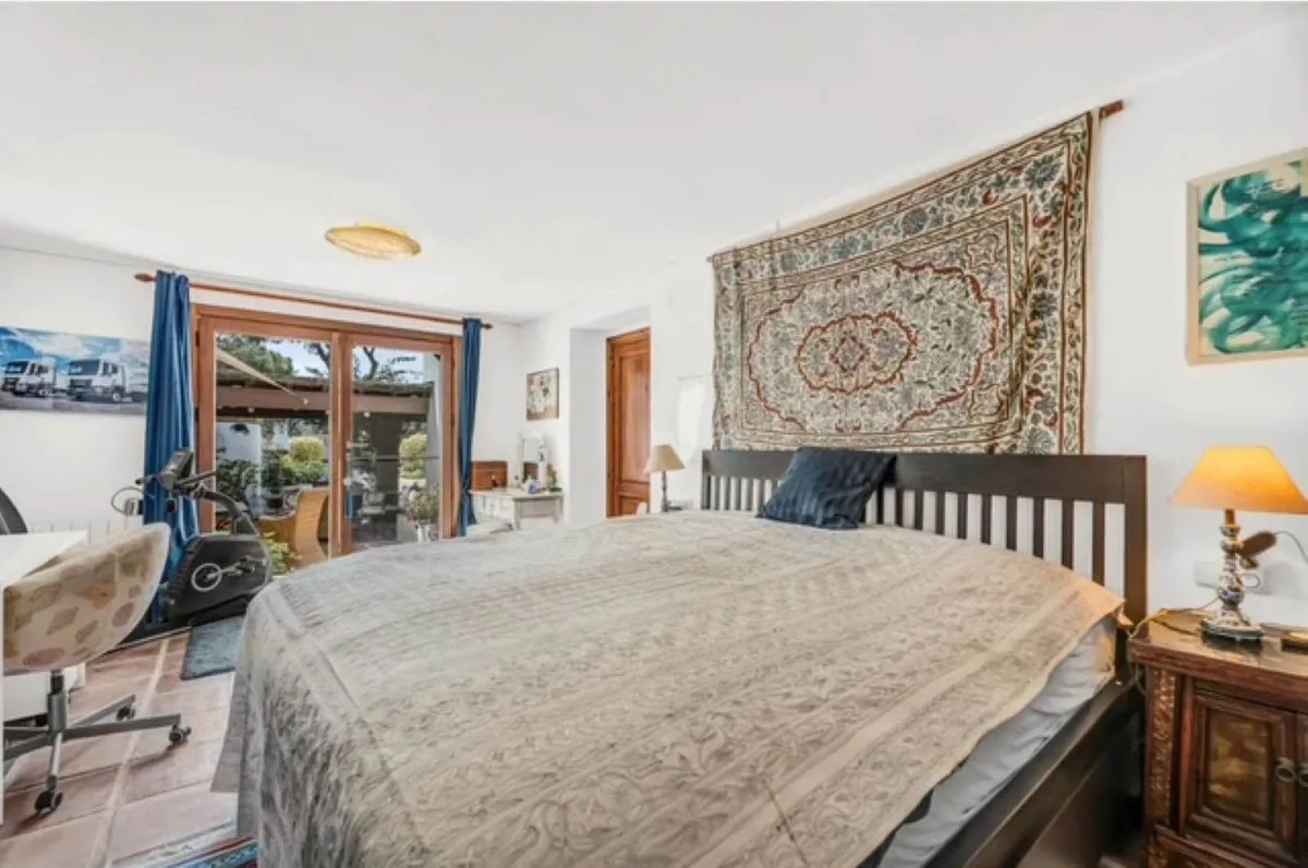 215f0fa0-f890-4efe-a57a-70edf9d9d927