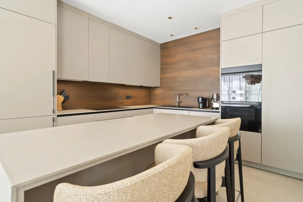 aea12b24-46bd-4eab-8611-0bfbf03e862a