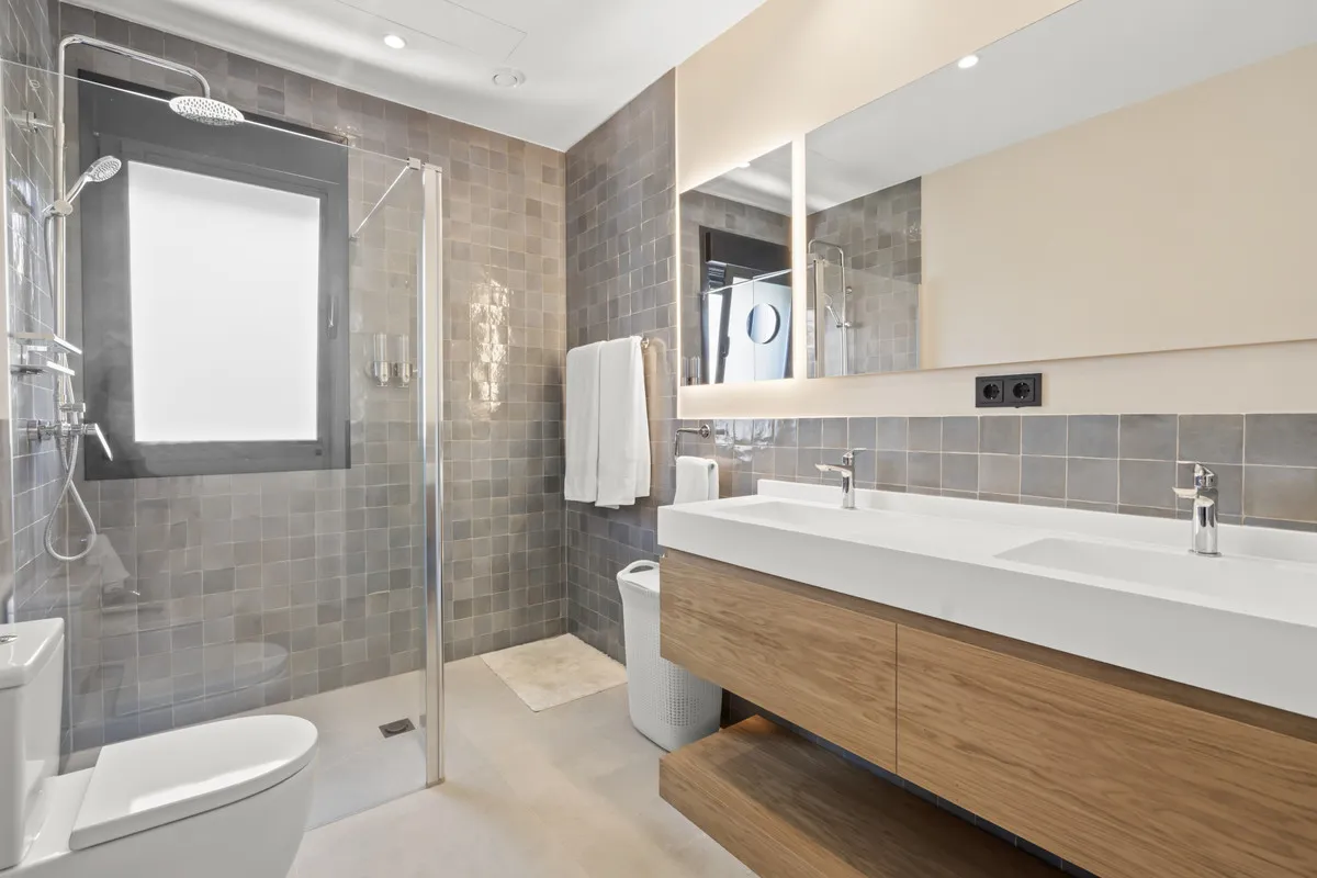 f0f18a4f-27f1-4c4e-b6c4-2873832e55d7