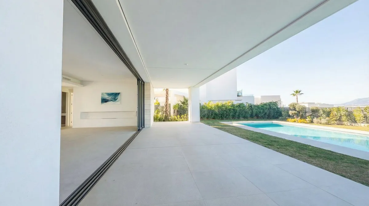 82040435-a173-45e1-84f3-70ea0d09867d