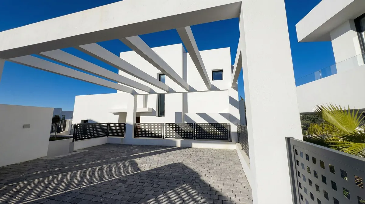 cdeb42a5-0c04-458e-96f4-2a1bec200876