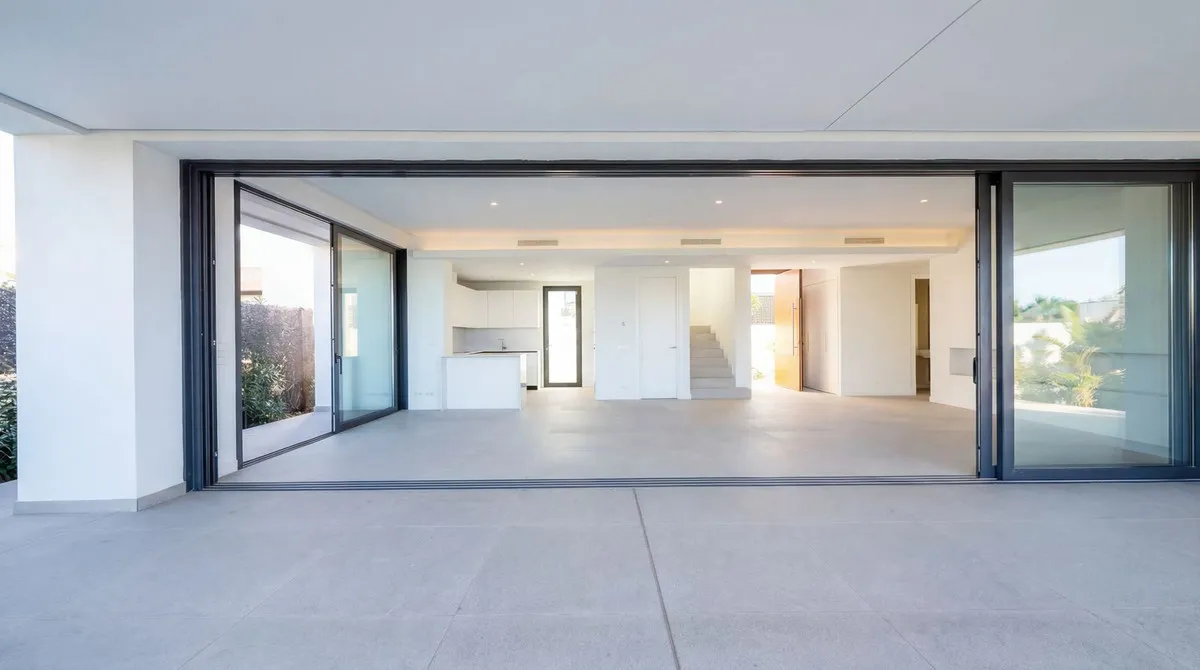 e7a03605-c0c6-43d4-bfce-1e2f874fb32c