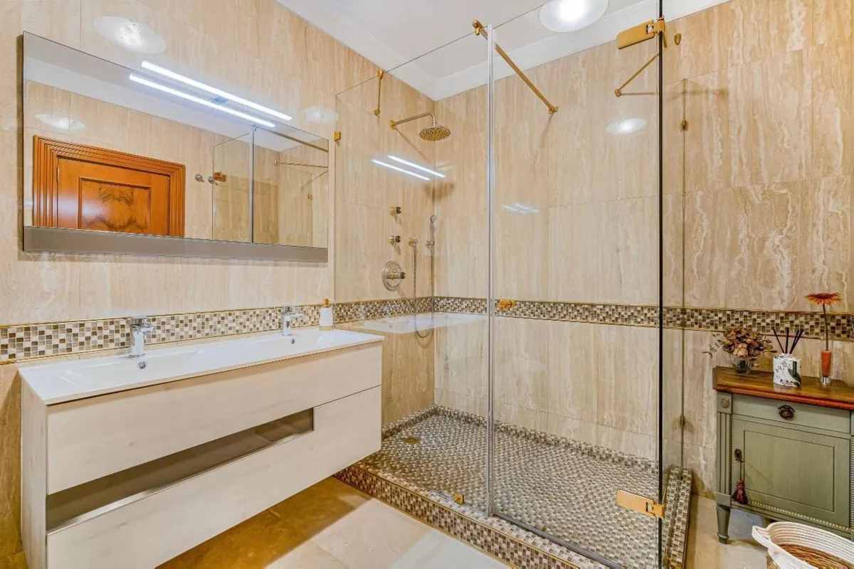 d435f6de-e2e9-4ed8-9964-c0cc7fe82f68