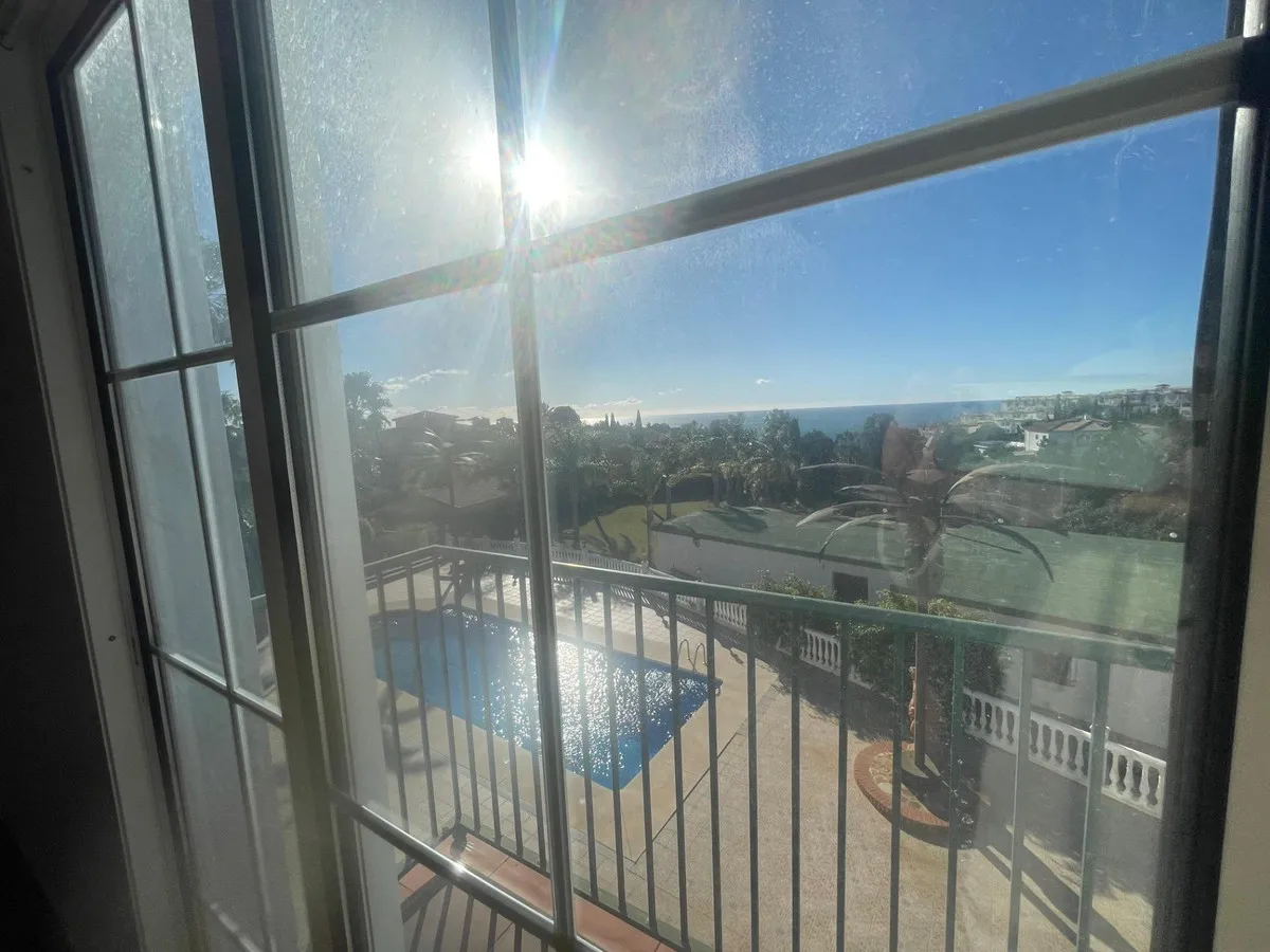 19397704-78e1-410e-8fdc-d37bb35482be