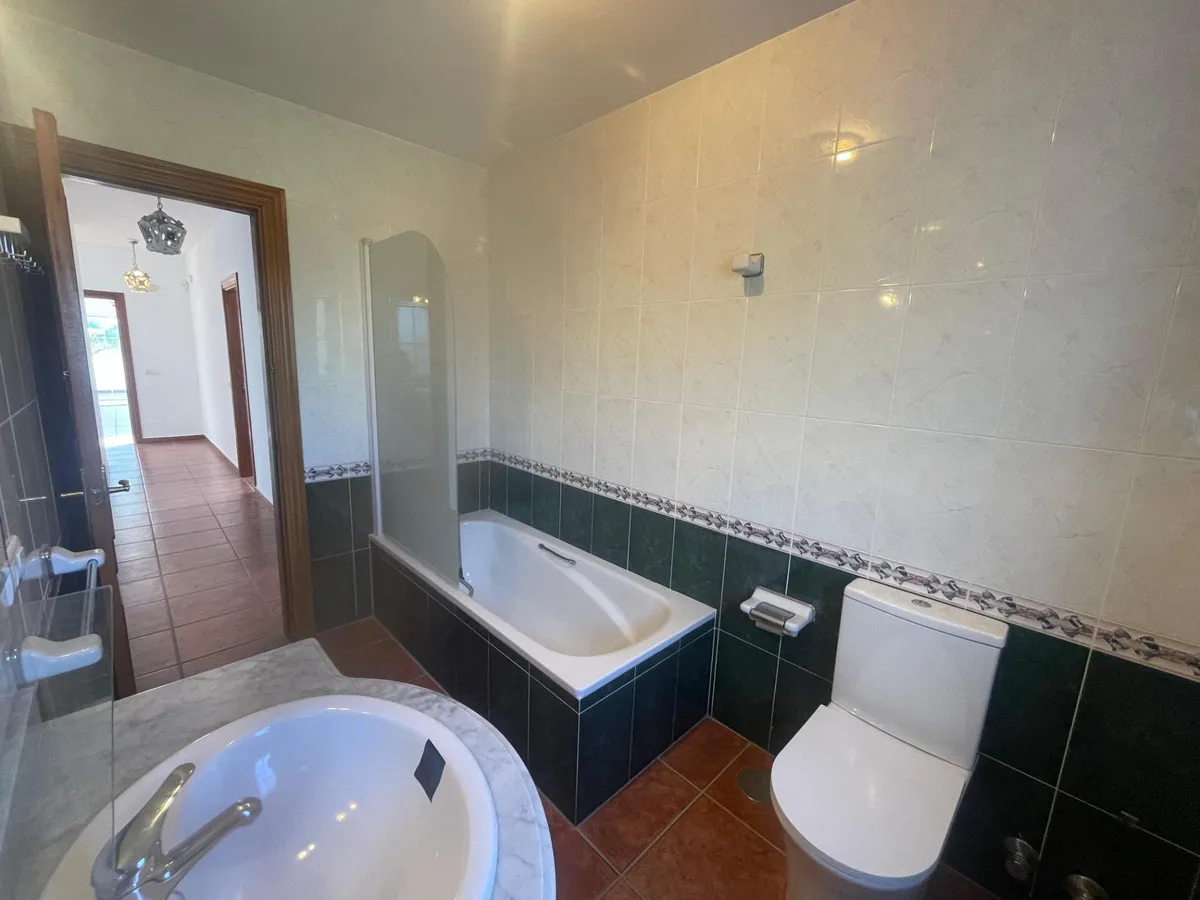 647e6aa2-0a49-4074-920c-3d40110b619e