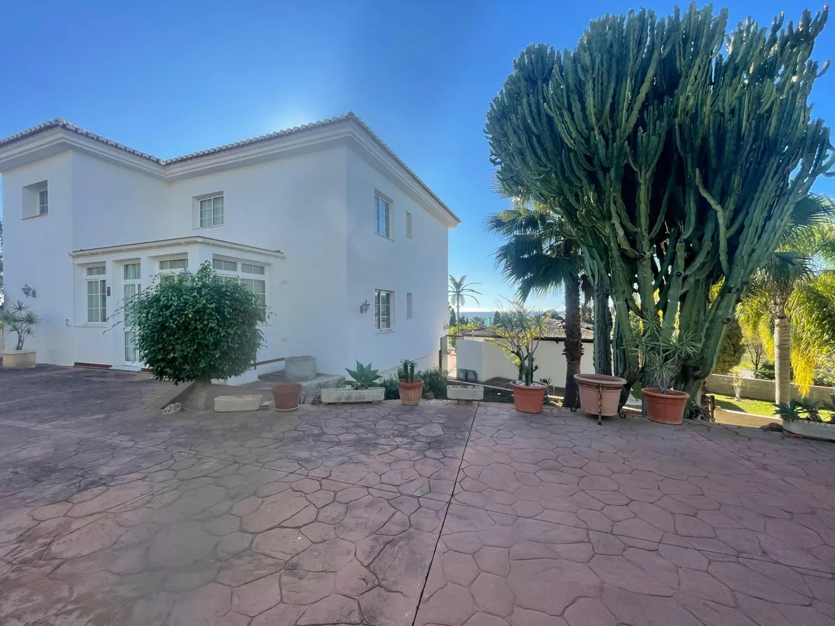 Prestigious Benalmádena Coastal Dream Estate