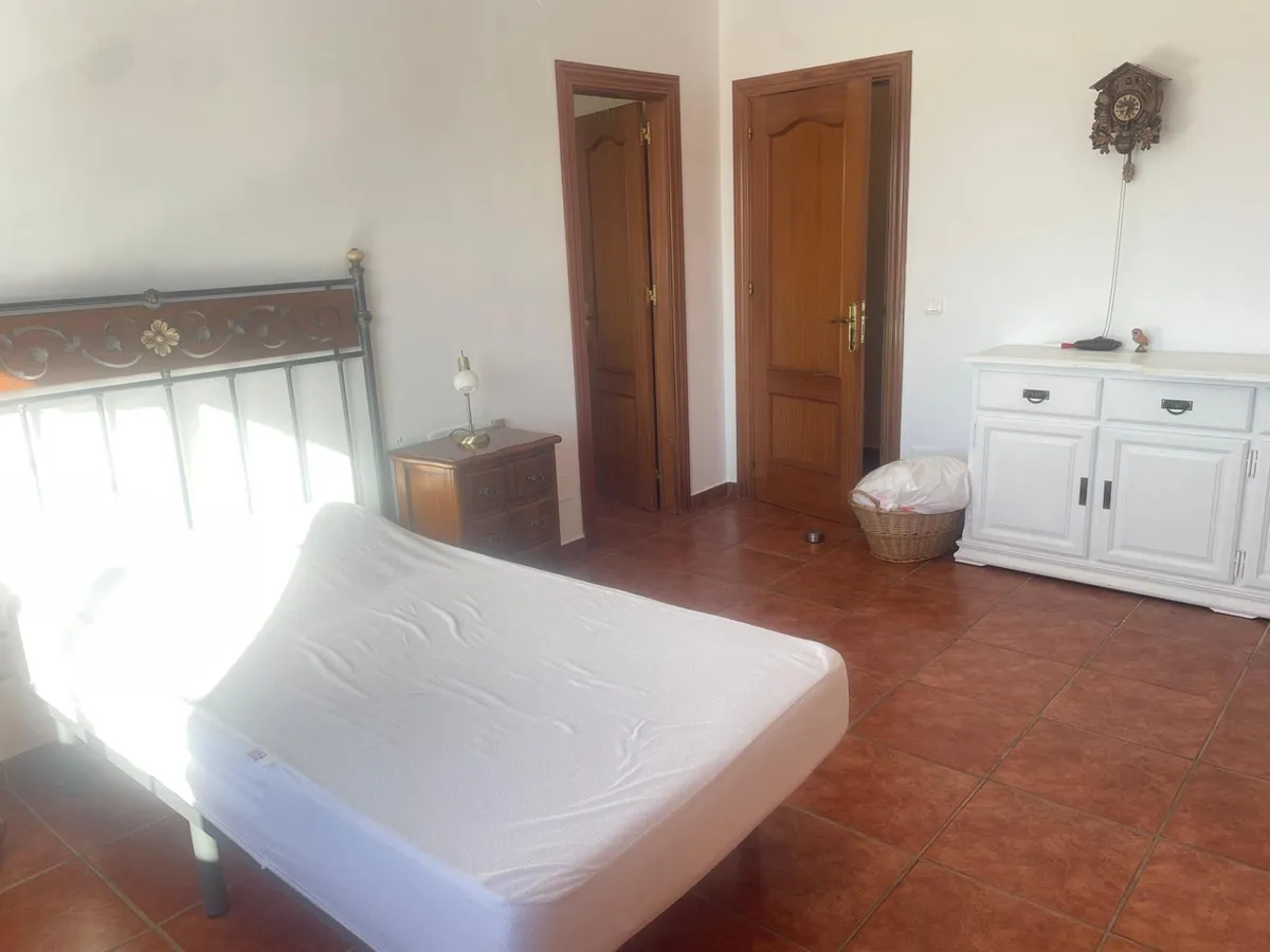 b7f2bdc2-9b0d-4d30-a075-994676720e8e