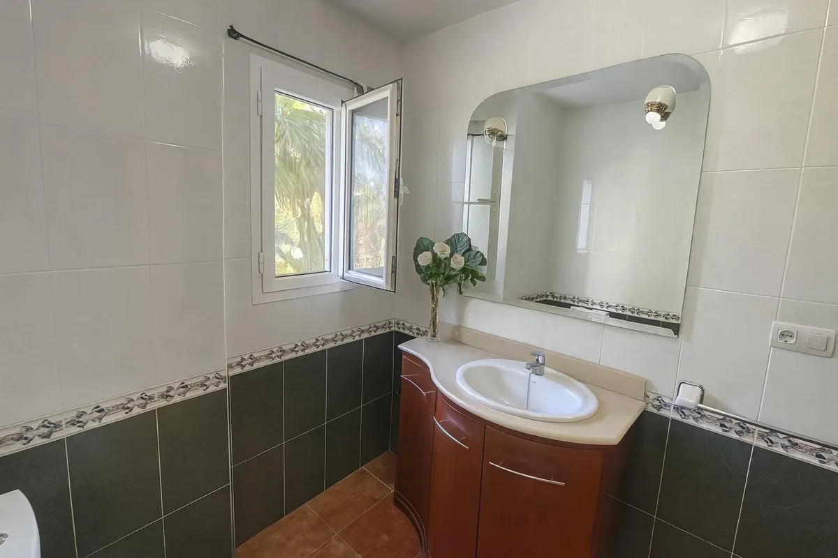 be51dbc0-813d-4121-8e62-8940f3b3fd50