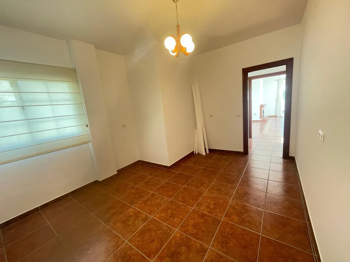 c34e32bd-5a4a-41f6-a880-d0254c8b496a