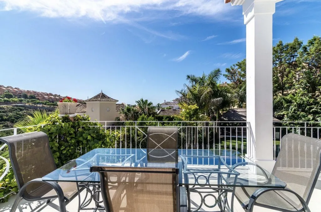 66b8d7f6-4863-4acf-93da-931da8bf3639