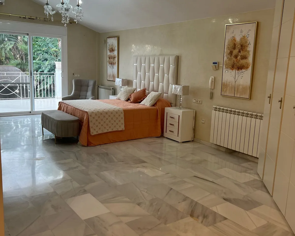 6e2c701d-17d4-470d-9108-ecc22faca7a3