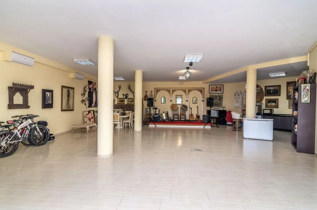 e8da1c10-b8ab-42a4-ba38-a83dc9fd91a0