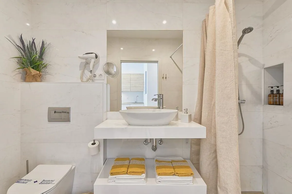 c19ccaac-9e28-4ec8-8381-834216ac62b4