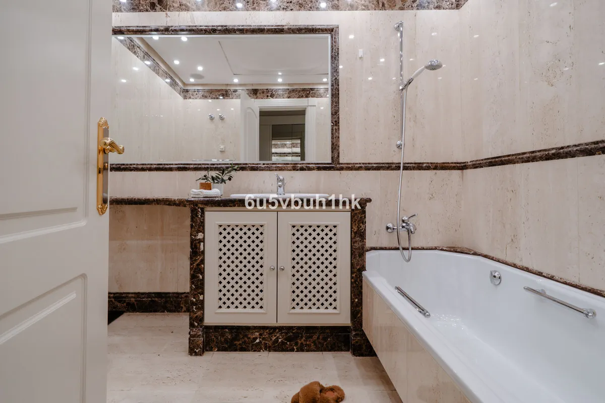 1e2b4745-4cb7-4658-afe1-803cc8f1695d