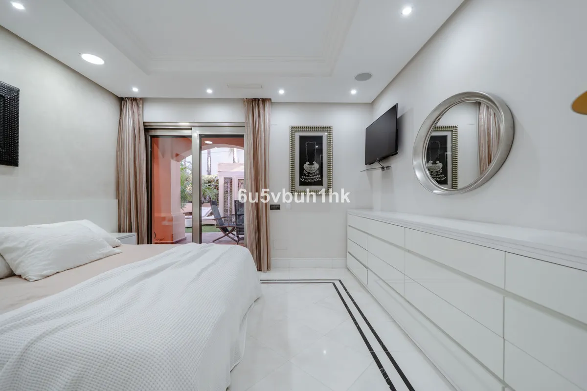 25b3b90d-3f6b-4965-a825-732b2c56e855