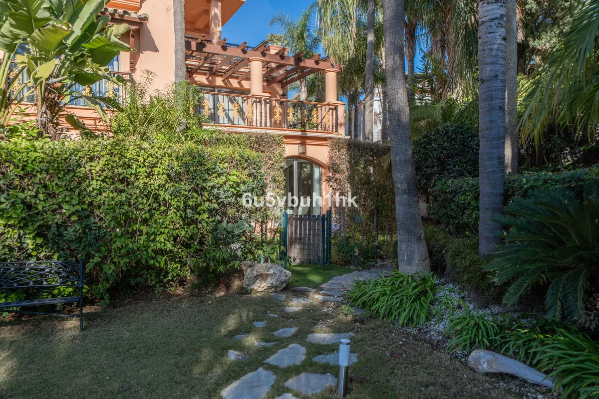 7ee7255f-8c73-42c1-894e-6e34fc8899e7