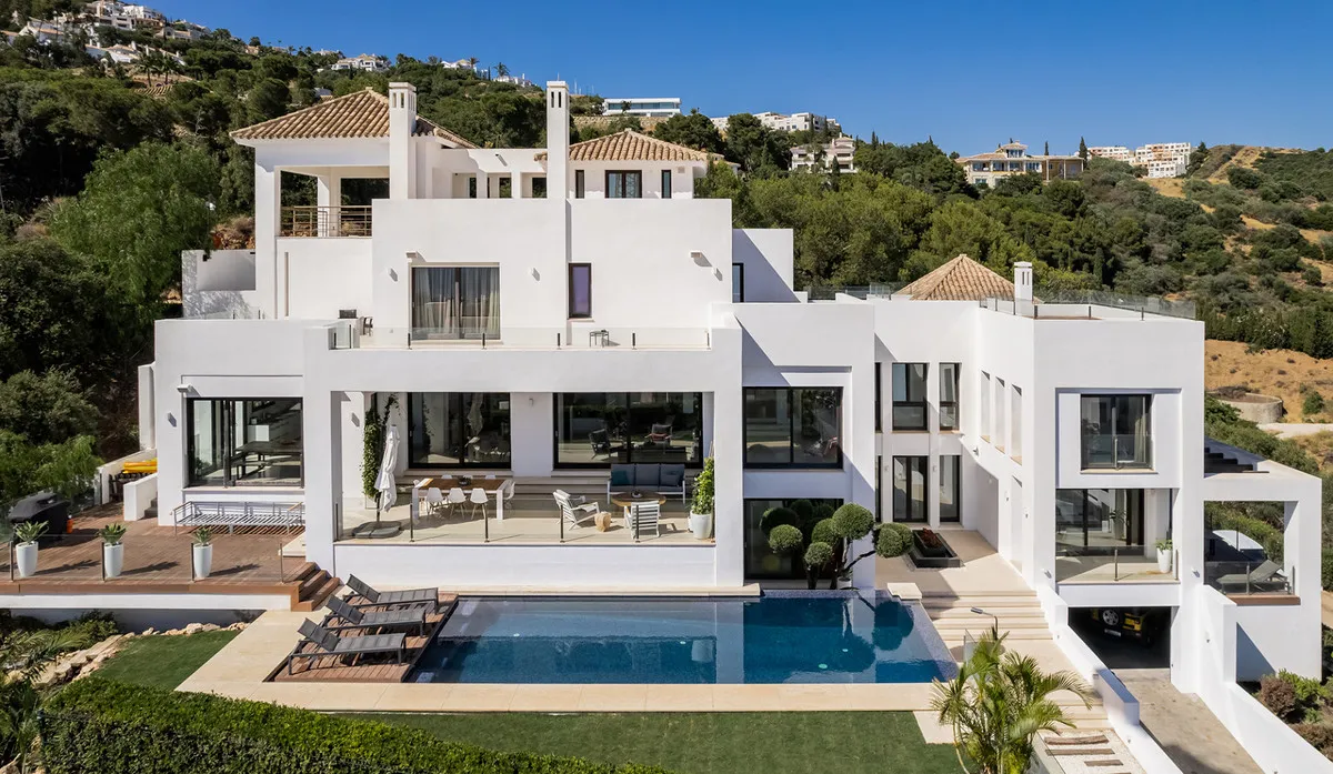 Luxury Villa with Panoramic Views in Los Altos de los Monteros