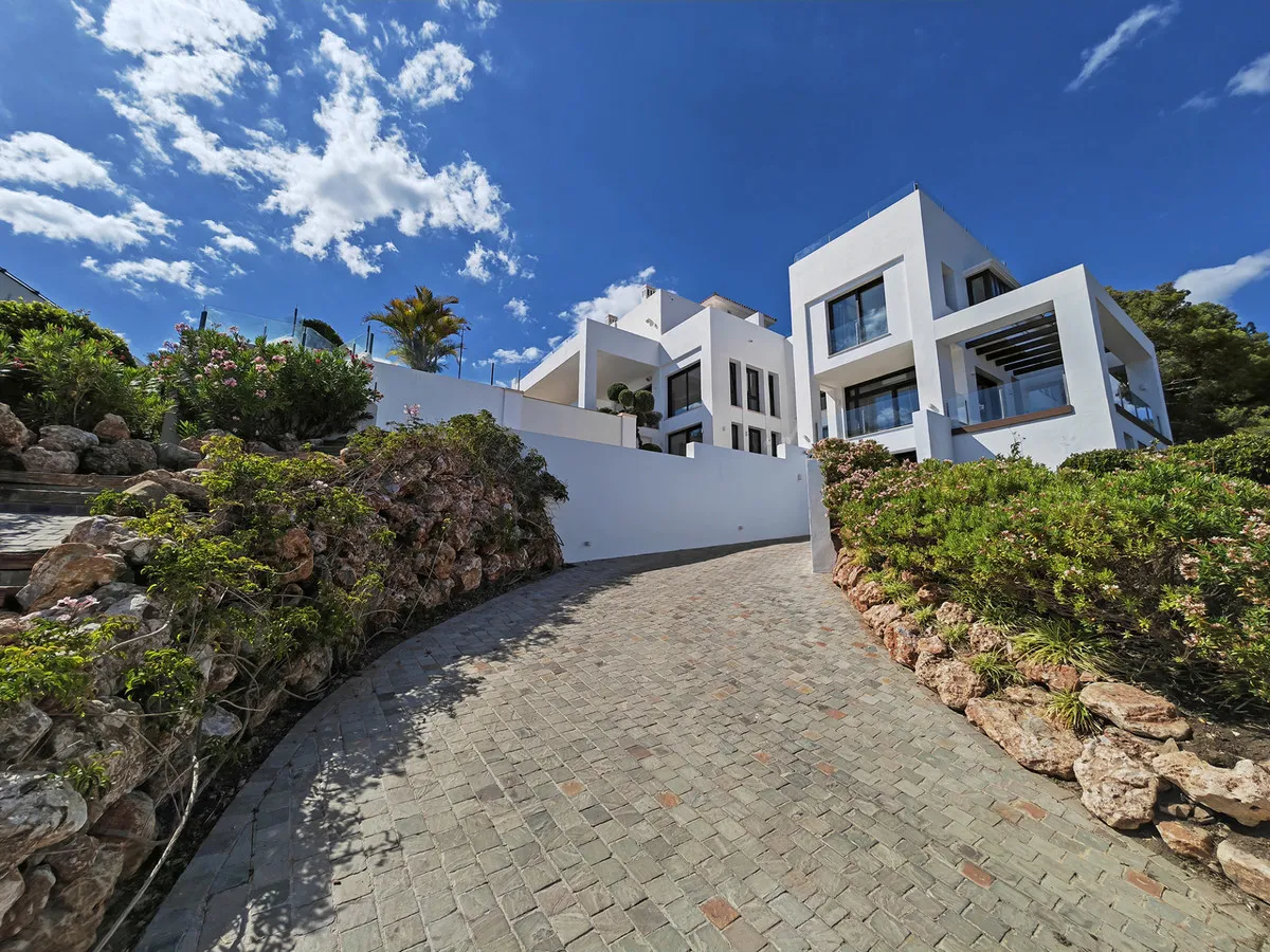 cc19a63f-358e-4a07-91fa-bb54d3438438