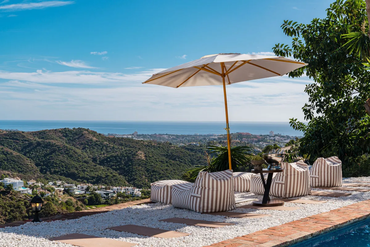Villa Esencia: Luxurious Serenity in El Madroñal